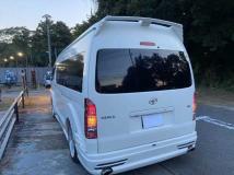 2011 Toyota Hiace Commuter