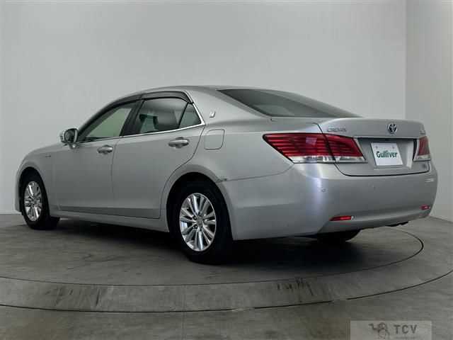 2014 Toyota Crown Hybrid