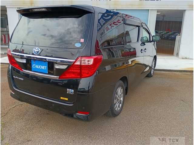 2013 Toyota Alphard Hybrid