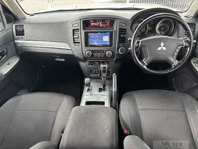 2012 Mitsubishi Pajero