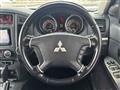 2012 Mitsubishi Pajero