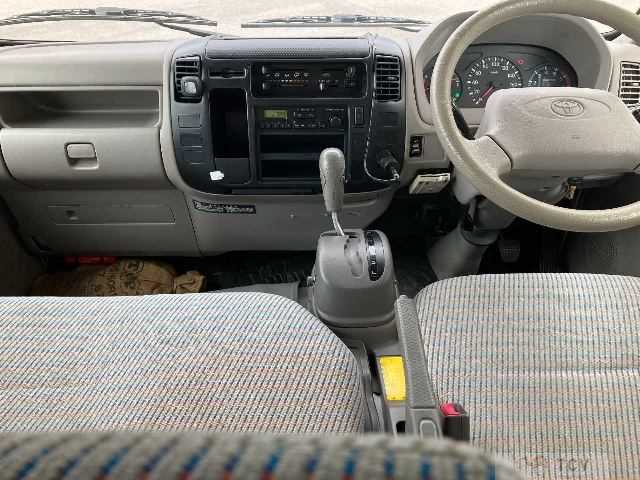 2003 Toyota Camroad