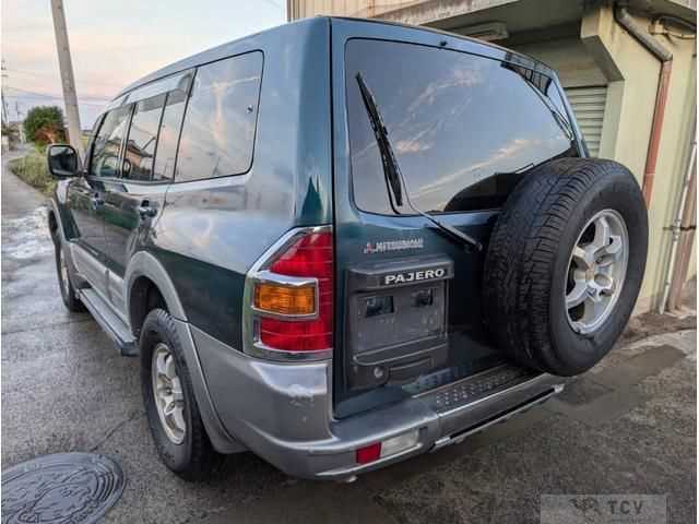 2002 Mitsubishi Pajero