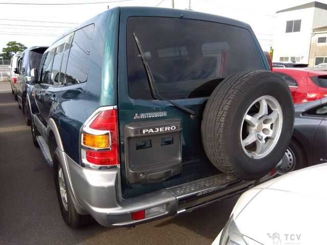 2002 Mitsubishi Pajero