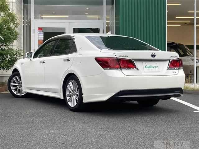 2013 Toyota Crown Hybrid