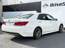 2013 Toyota Crown Hybrid