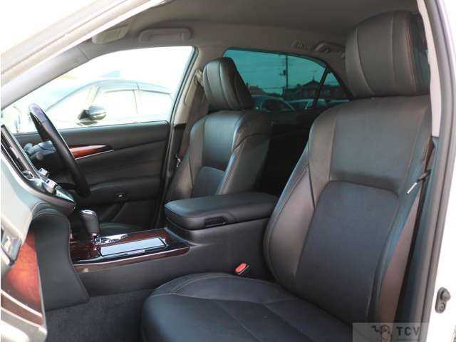2013 Toyota Crown Majesta