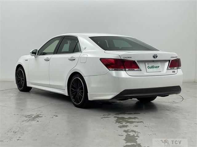 2014 Toyota Crown Hybrid