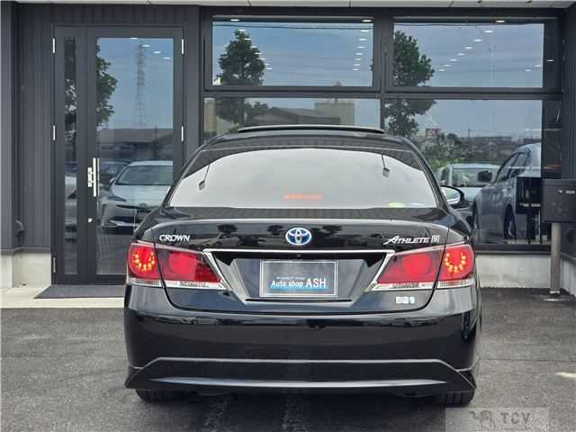 2014 Toyota Crown Hybrid