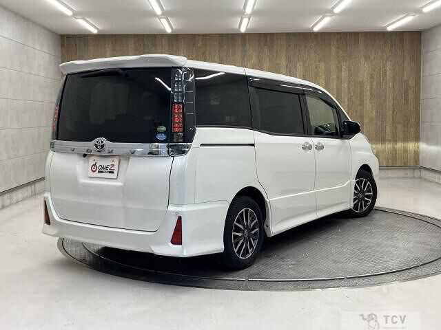 2016 Toyota Voxy