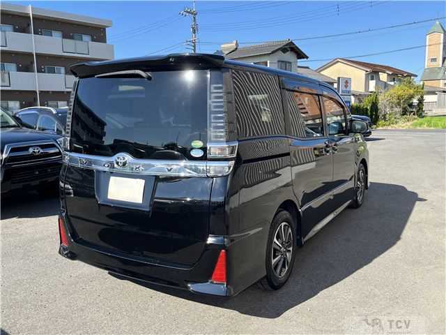 2017 Toyota Voxy