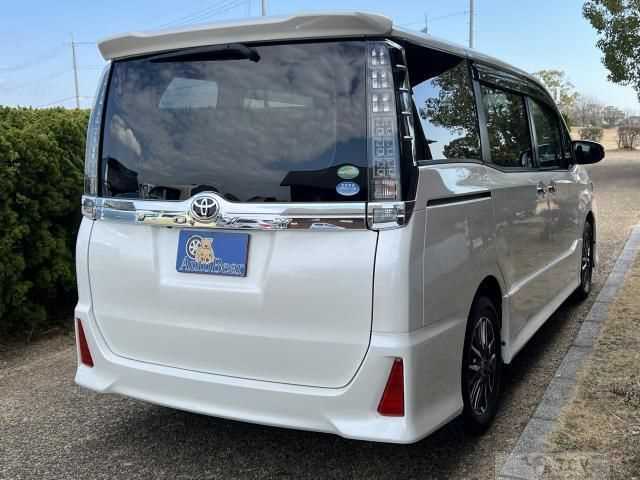 2015 Toyota Voxy