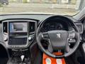2013 Toyota Crown Hybrid