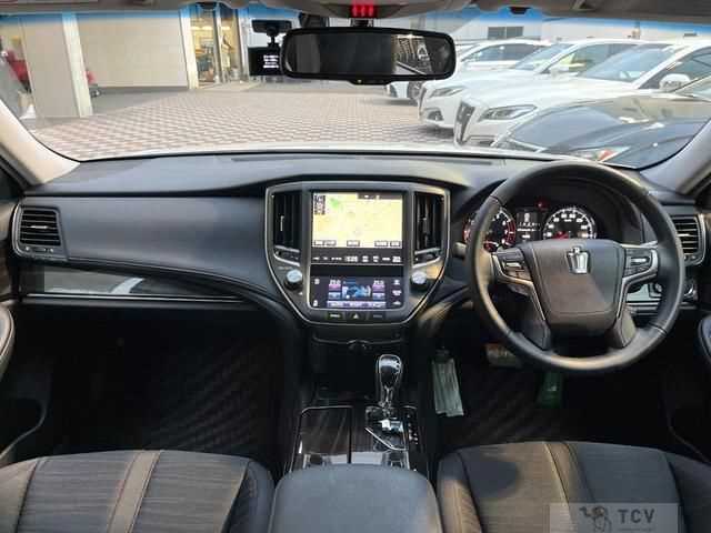 2016 Toyota Crown