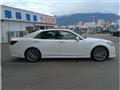 2013 Toyota Crown Hybrid