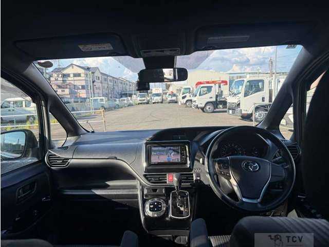 2017 Toyota Voxy