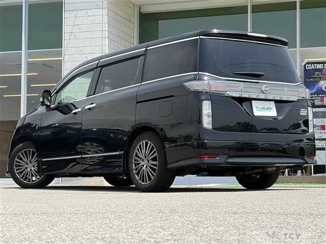 2017 Nissan Elgrand