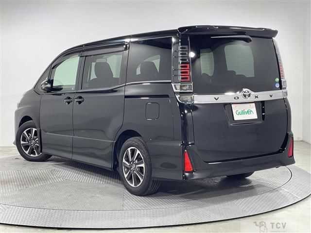 2017 Toyota Voxy