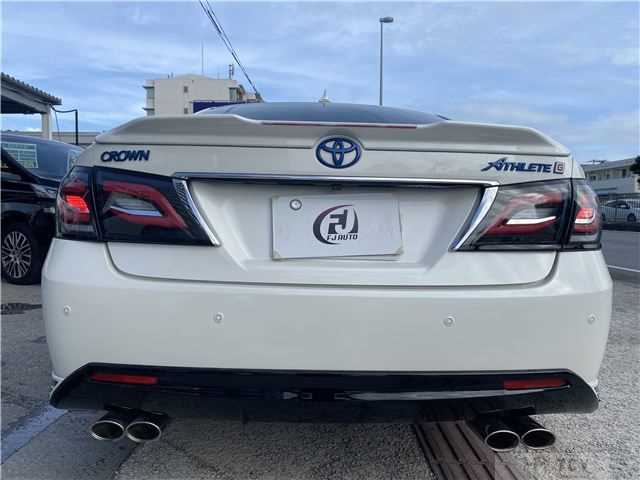 2014 Toyota Crown Hybrid