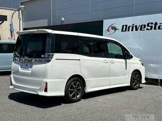 2018 Toyota Voxy