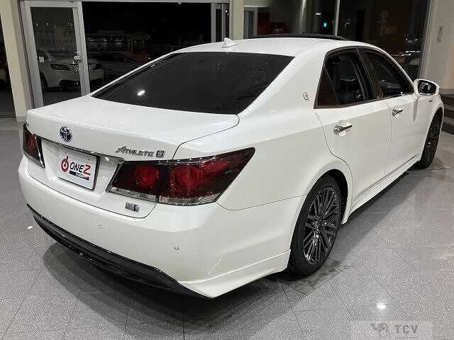 2015 Toyota Crown Hybrid