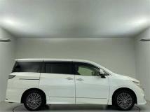 2017 Nissan Elgrand