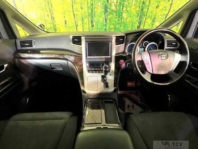 2013 Toyota Alphard Hybrid