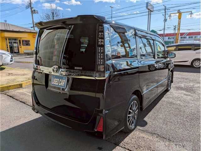2017 Toyota Voxy