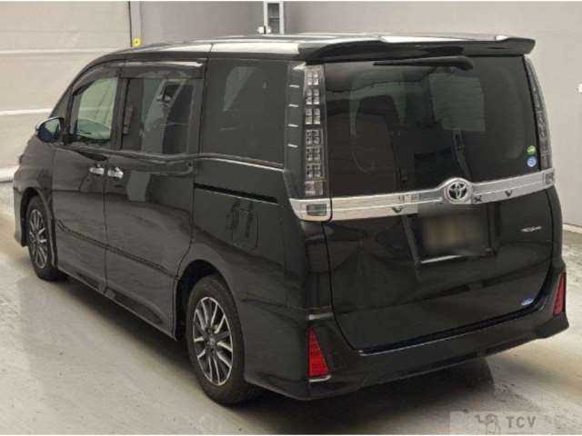 2017 Toyota Voxy