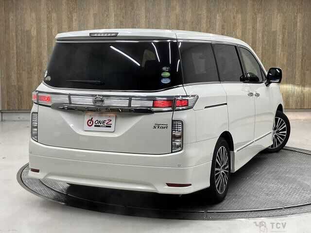 2017 Nissan Elgrand