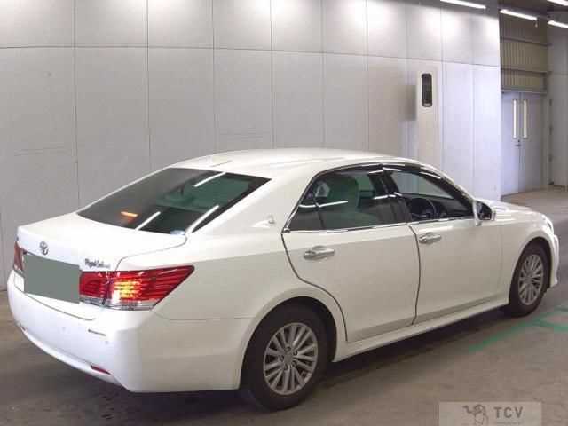 2016 Toyota Crown