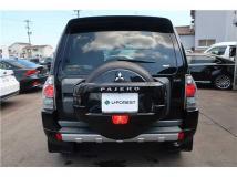 2011 Mitsubishi Pajero