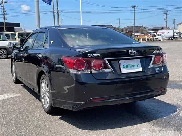 2016 Toyota Crown Hybrid
