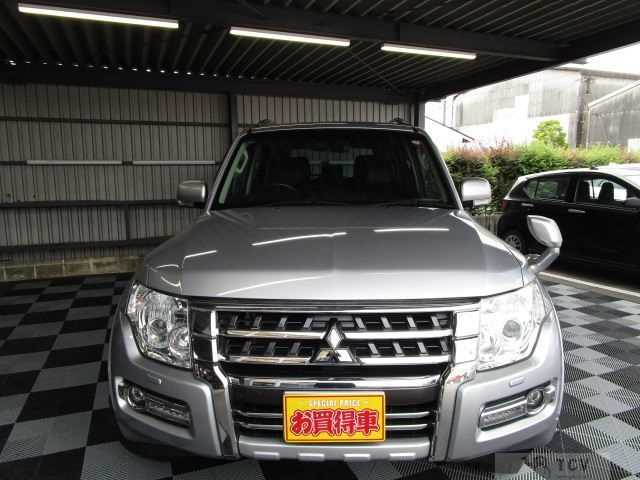 2017 Mitsubishi Pajero