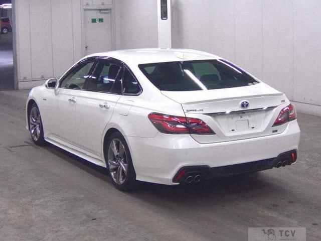 2019 Toyota Crown Hybrid