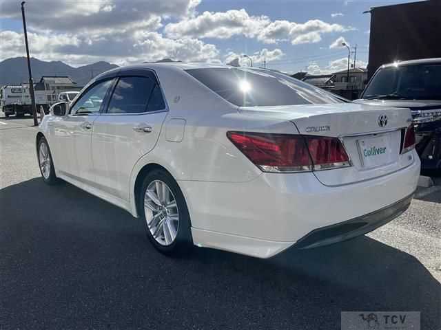 2014 Toyota Crown Hybrid