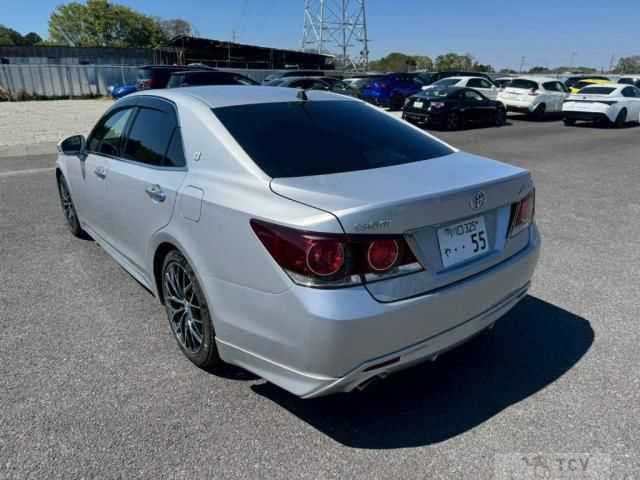 2015 Toyota Crown
