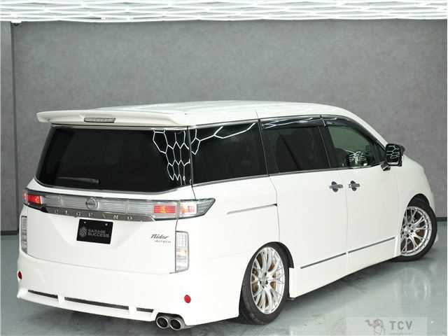 2014 Nissan Elgrand