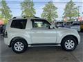 2017 Mitsubishi Pajero