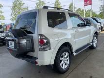 2017 Mitsubishi Pajero