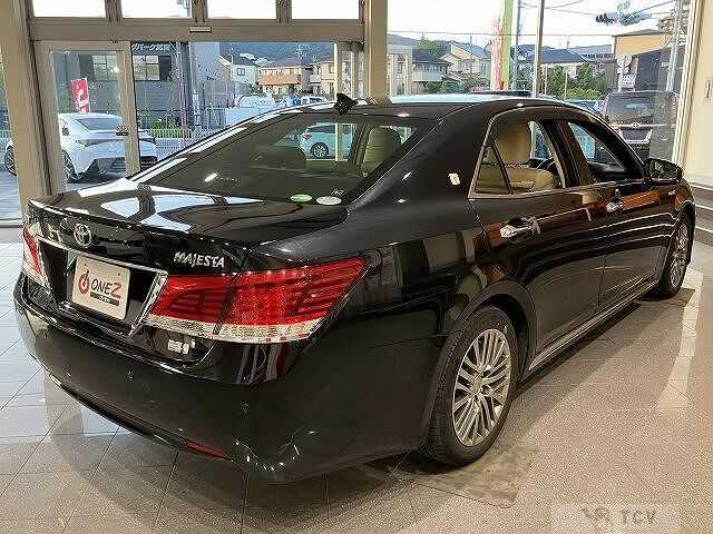 2014 Toyota Crown Majesta
