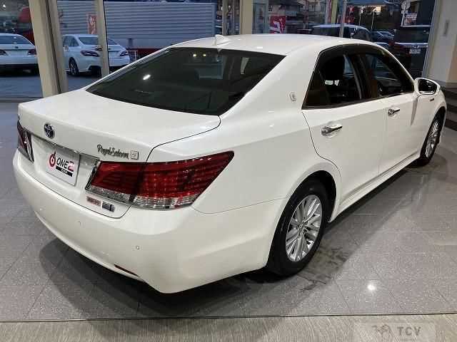 2016 Toyota Crown Hybrid