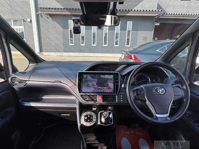 2017 Toyota Voxy