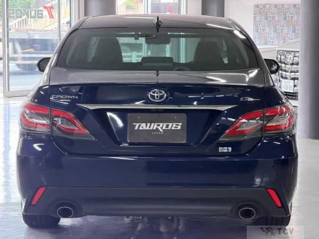 2019 Toyota Crown Hybrid