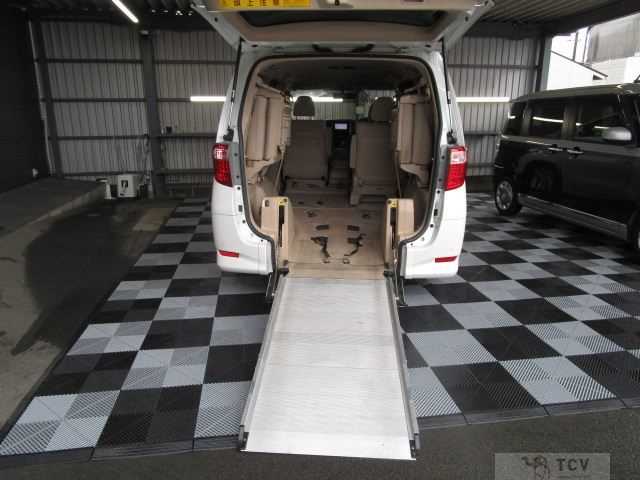 2011 Toyota Alphard