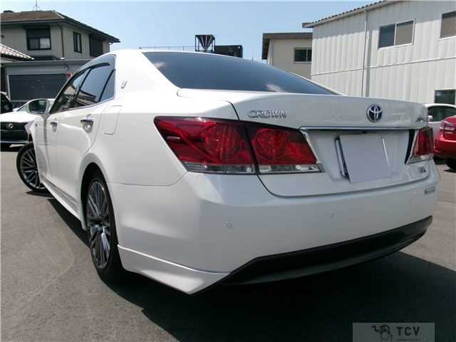 2014 Toyota Crown Hybrid