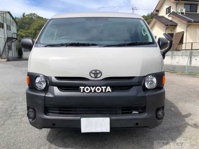 2010 Toyota Hiace