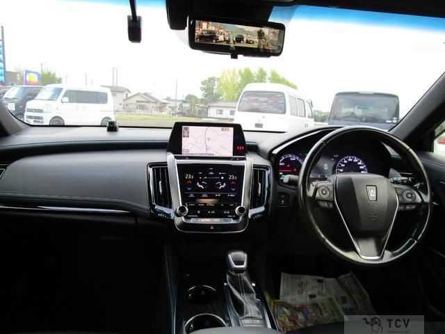 2019 Toyota Crown Hybrid