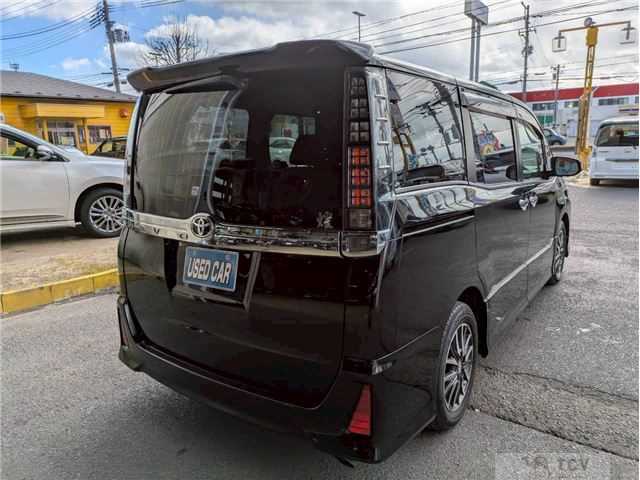 2016 Toyota Voxy