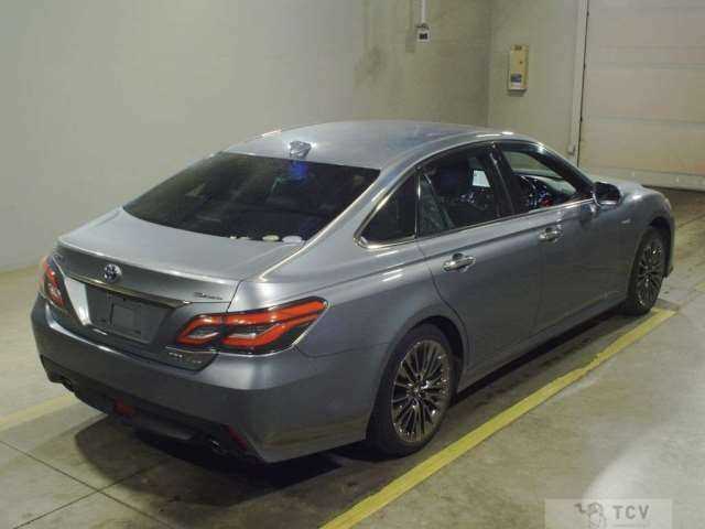 2019 Toyota Crown Hybrid